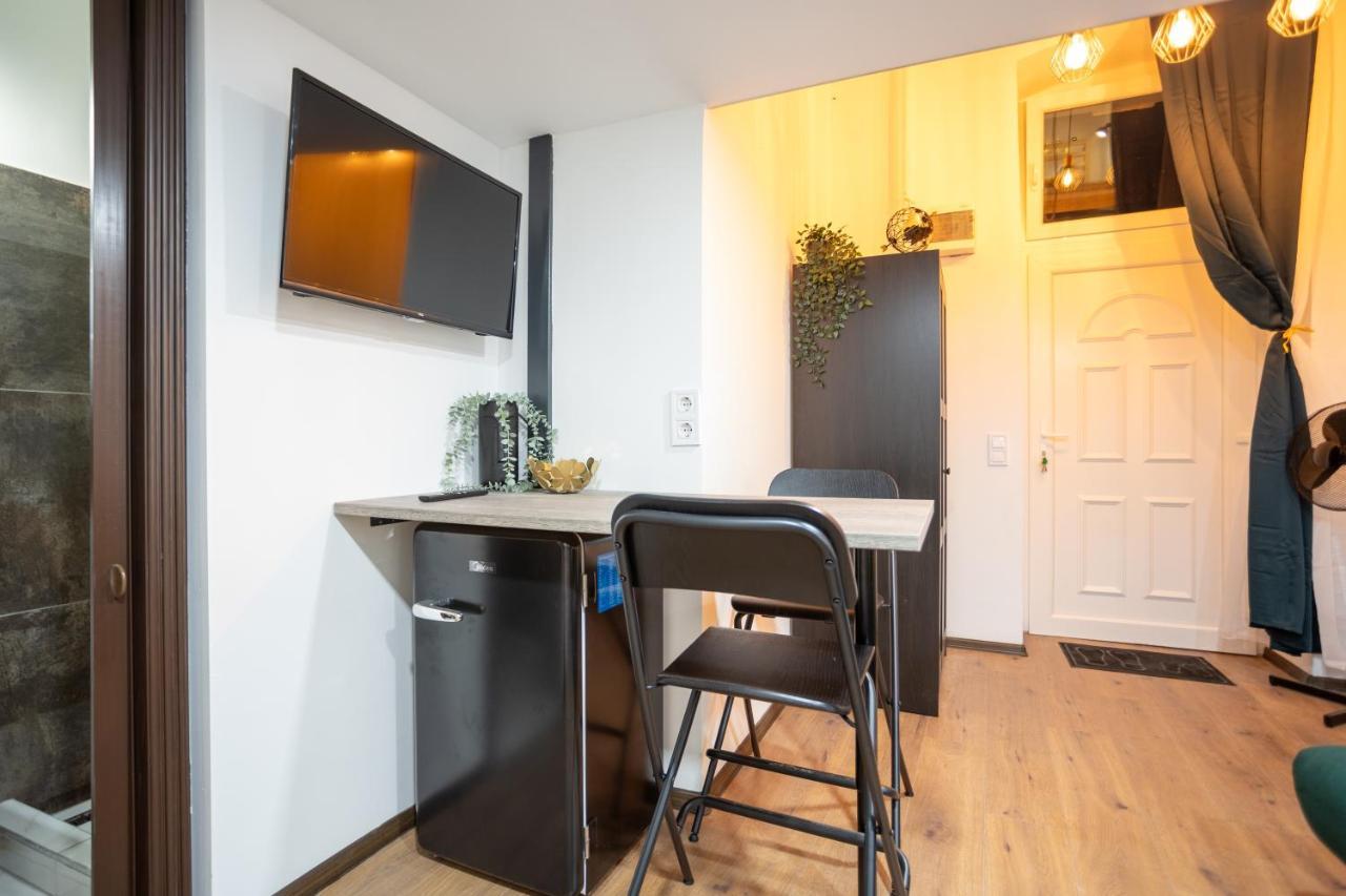 Green Goblin Apartment With Free Private Parking Budapest Exterior foto